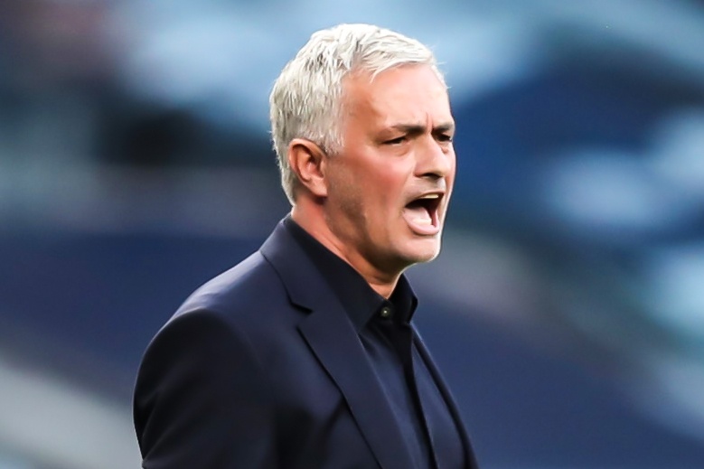 HLV Mourinho trach trong tai sau tran thua Everton hinh anh