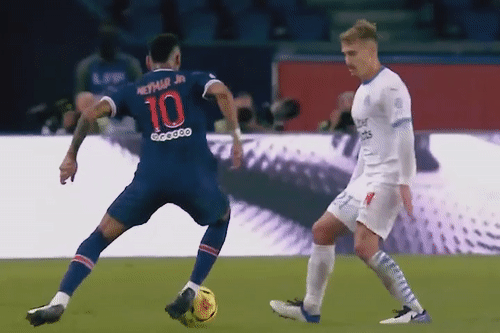 Neymar pho dien ky thuat truoc cac cau thu Marseille hinh anh