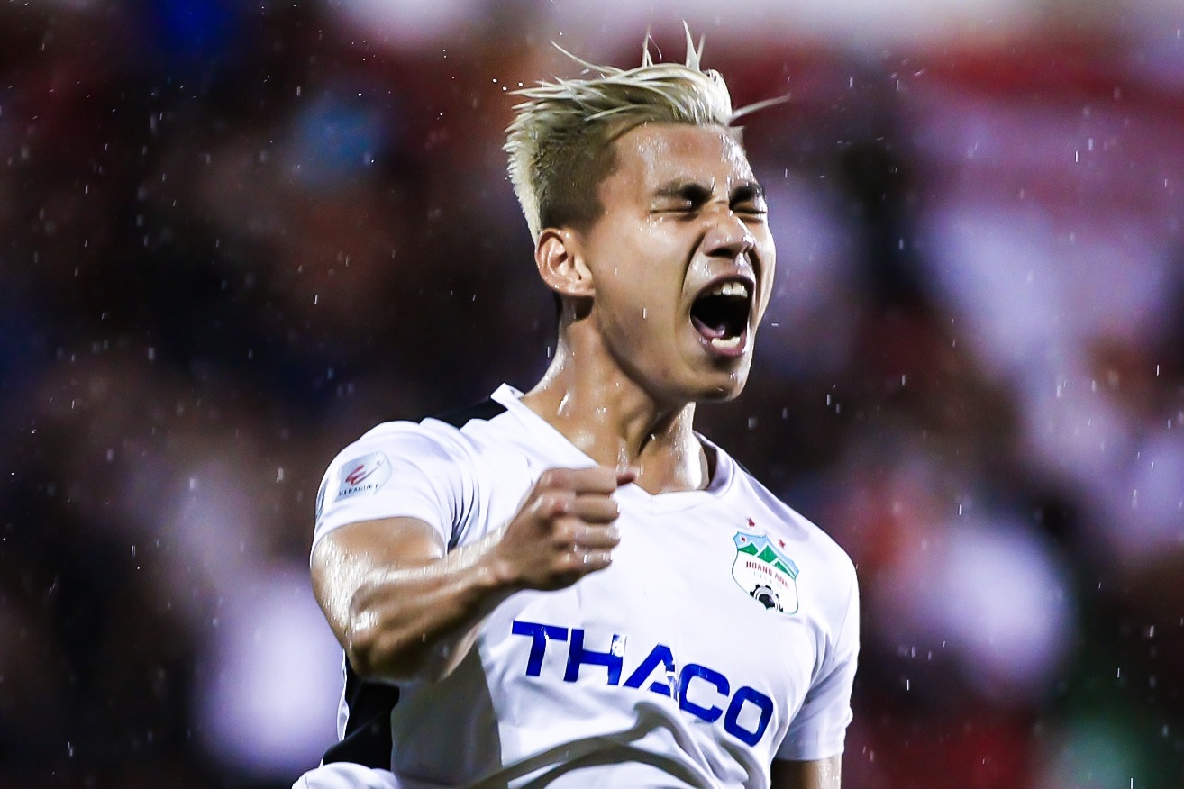 Highlights HAGL 5-2 CLB TP.HCM: Doi khach vo tran hinh anh