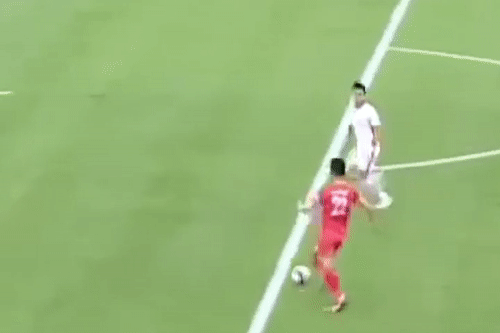 Tien Linh ngoat bong loai Que Ngoc Hai hinh anh