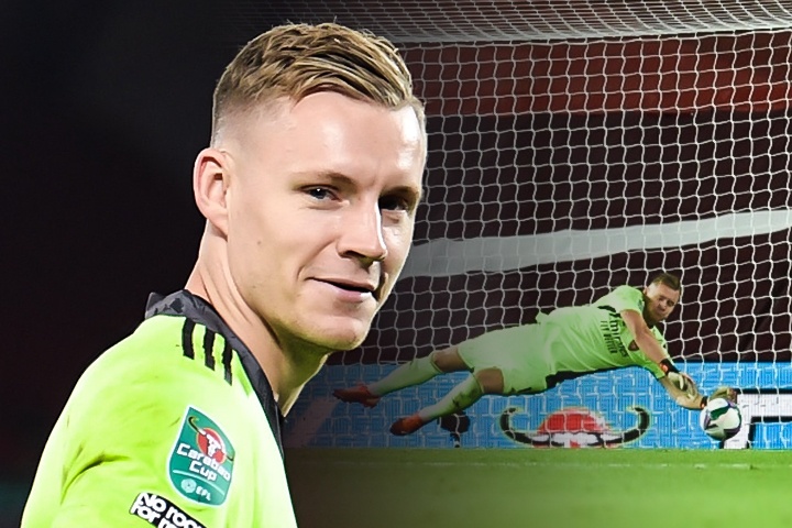 Phan ung cua nguoi hung Leno sau tran thang Liverpool hinh anh