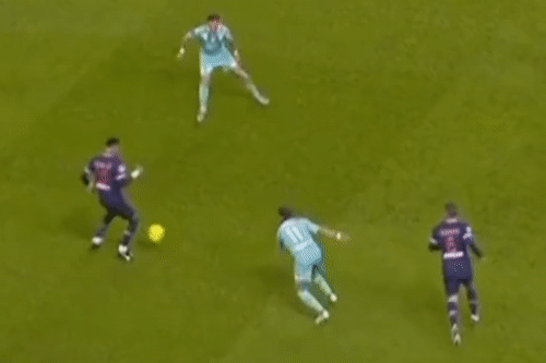 Neymar hat bong qua dau de che gieu doi thu hinh anh