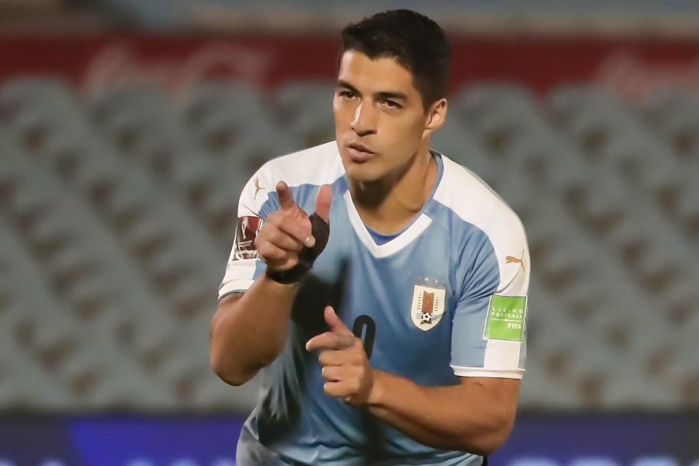 Suarez ghi ban cho Uruguay o vong loai World Cup 2022 hinh anh