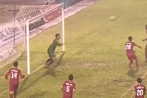 HLV Park chung kien pha bay nguoi cuu thua cua Van Toan hinh anh