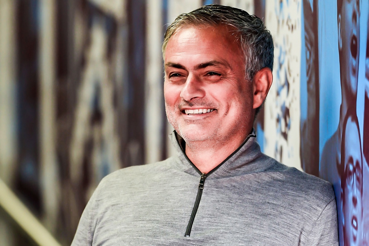 Mourinho treu hoc tro la Zidane hinh anh