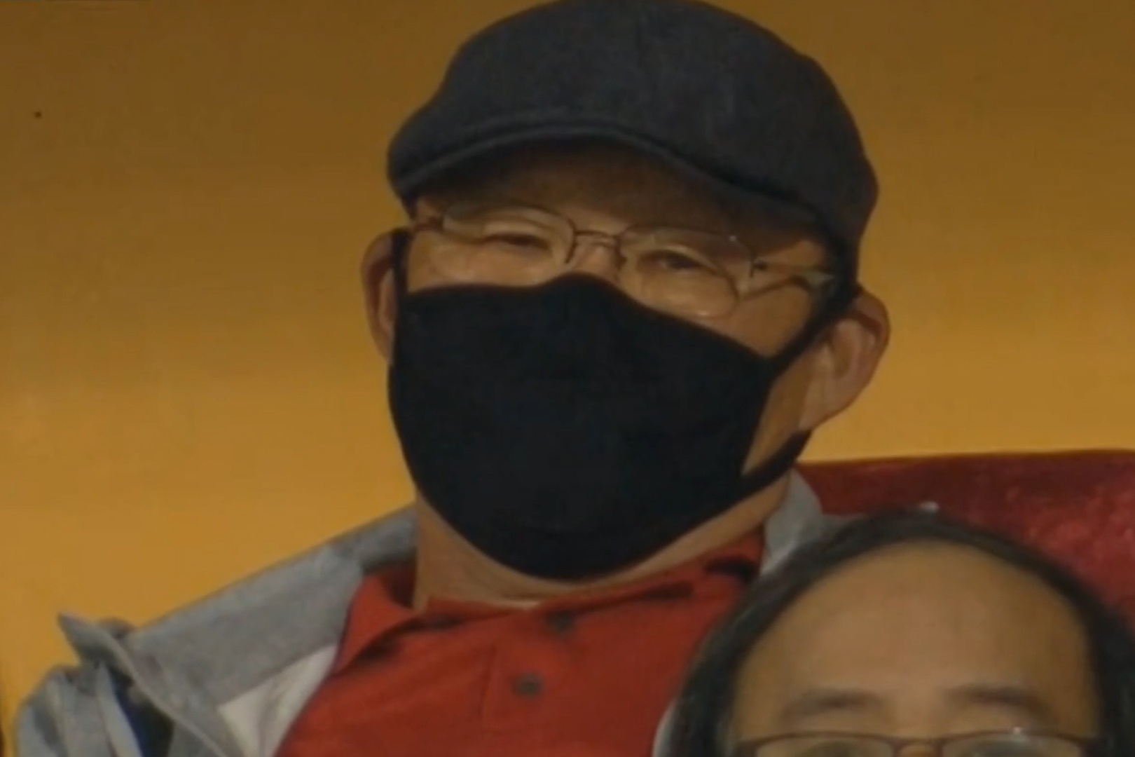 HLV Park chung kien Van Kien kien tao sau cu nuoc rut hon 70 m hinh anh