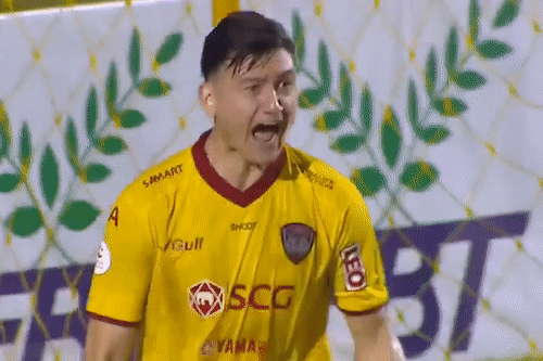 Dang Van Lam tung nguoi, cuu thua o phut 90+5 hinh anh