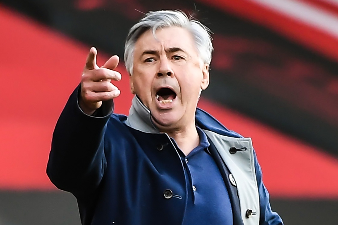 Ancelotti goi quyet dinh cua trong tai la tro cuoi hinh anh