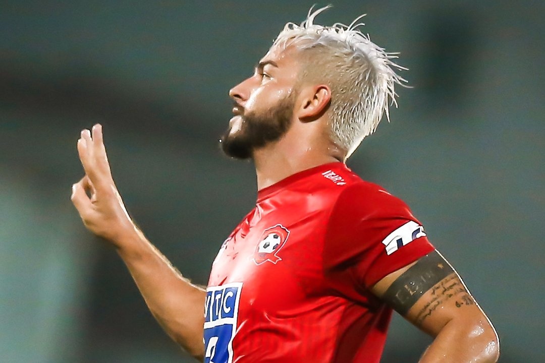 Hai ban thang cua ngoai binh day CLB Quang Nam xuong hang hinh anh