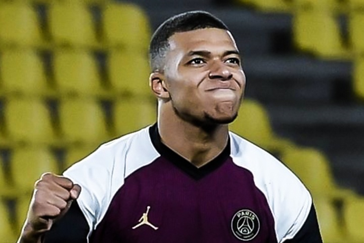 Mbappe ruc sang giup PSG tro lai ngoi dau hinh anh