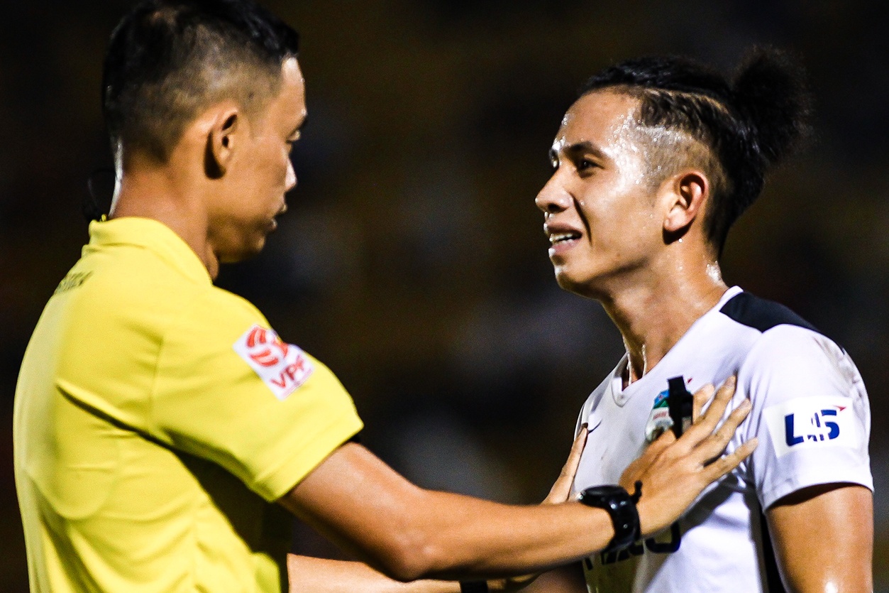 Highlights CLB HAGL thua nguoc Binh Duong o phut 89 hinh anh