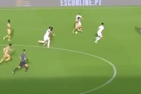 Cuu sao tre MU toa sang voi pha dot pha tu giua san hinh anh