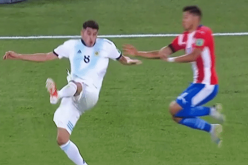 Cu thuc dau goi vao lung tuyen thu Argentina hinh anh