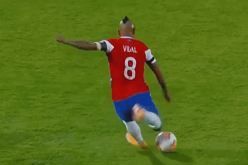 Arturo Vidal lap sieu pham sut xa o vong loai World Cup hinh anh