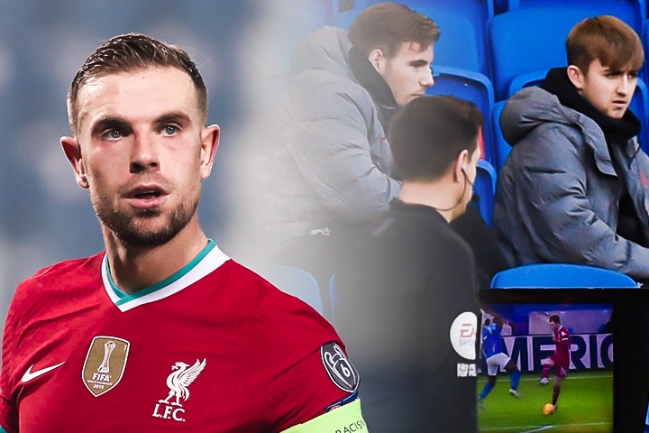 'VAR dang pha hong bong da' hinh anh