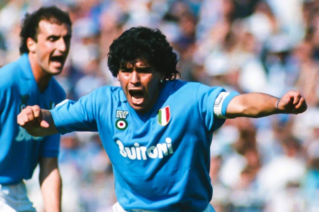 Nhung ky uc dua Maradona tro thanh bieu tuong o Napoli hinh anh