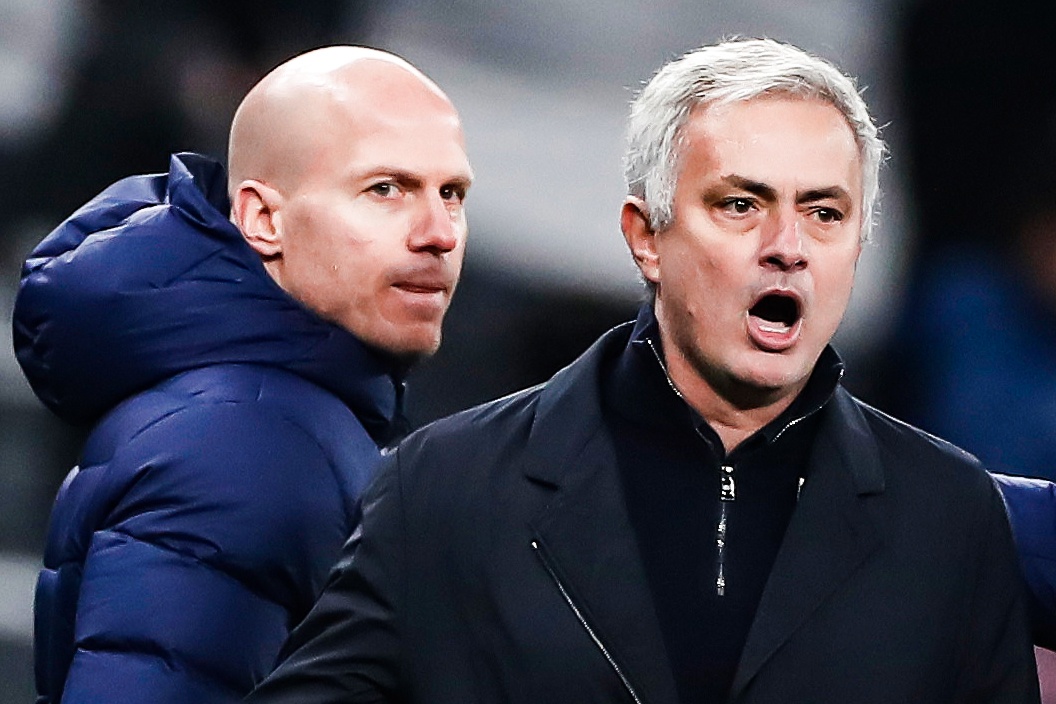 Phan ung cua Mourinho khi MU du Europa League hinh anh