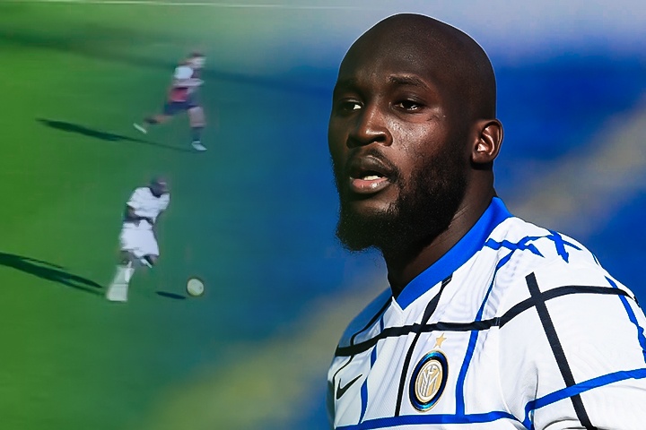 Lukaku lap cong sau pha but toc tu san nha hinh anh