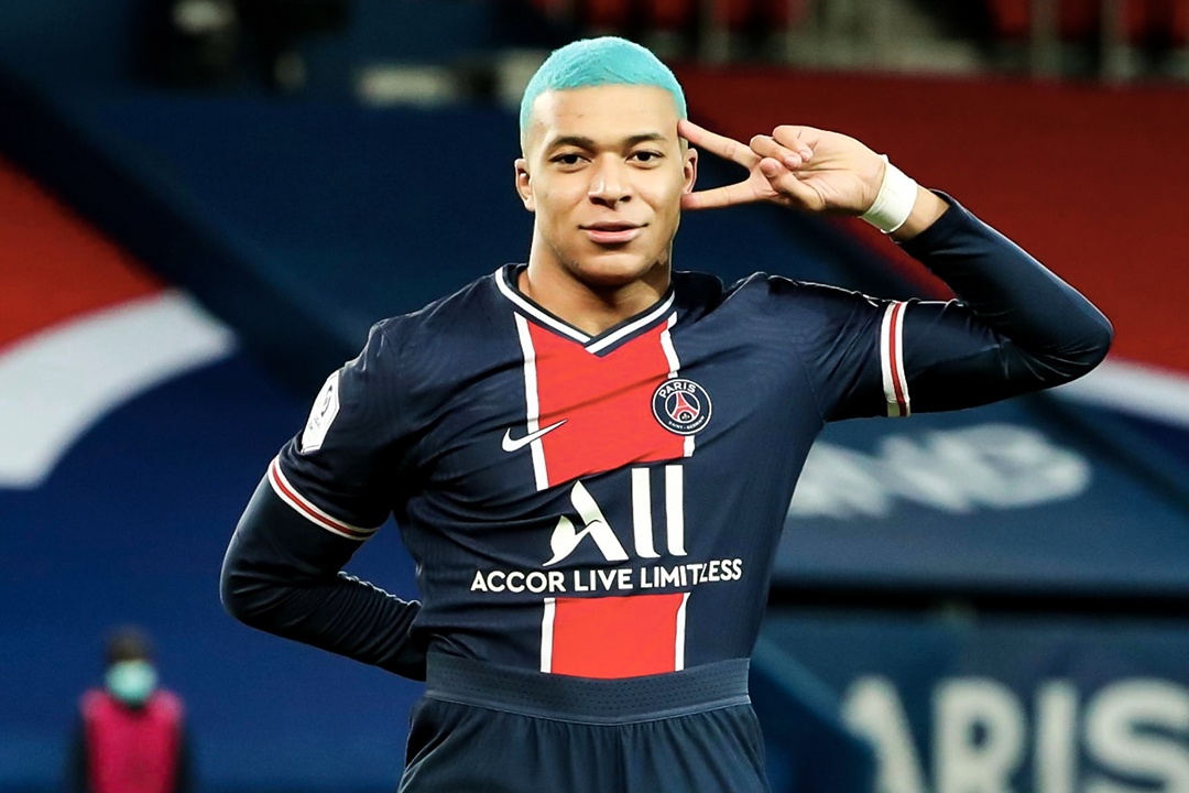 Mbappe toa sang voi cu nuoc rut hinh anh