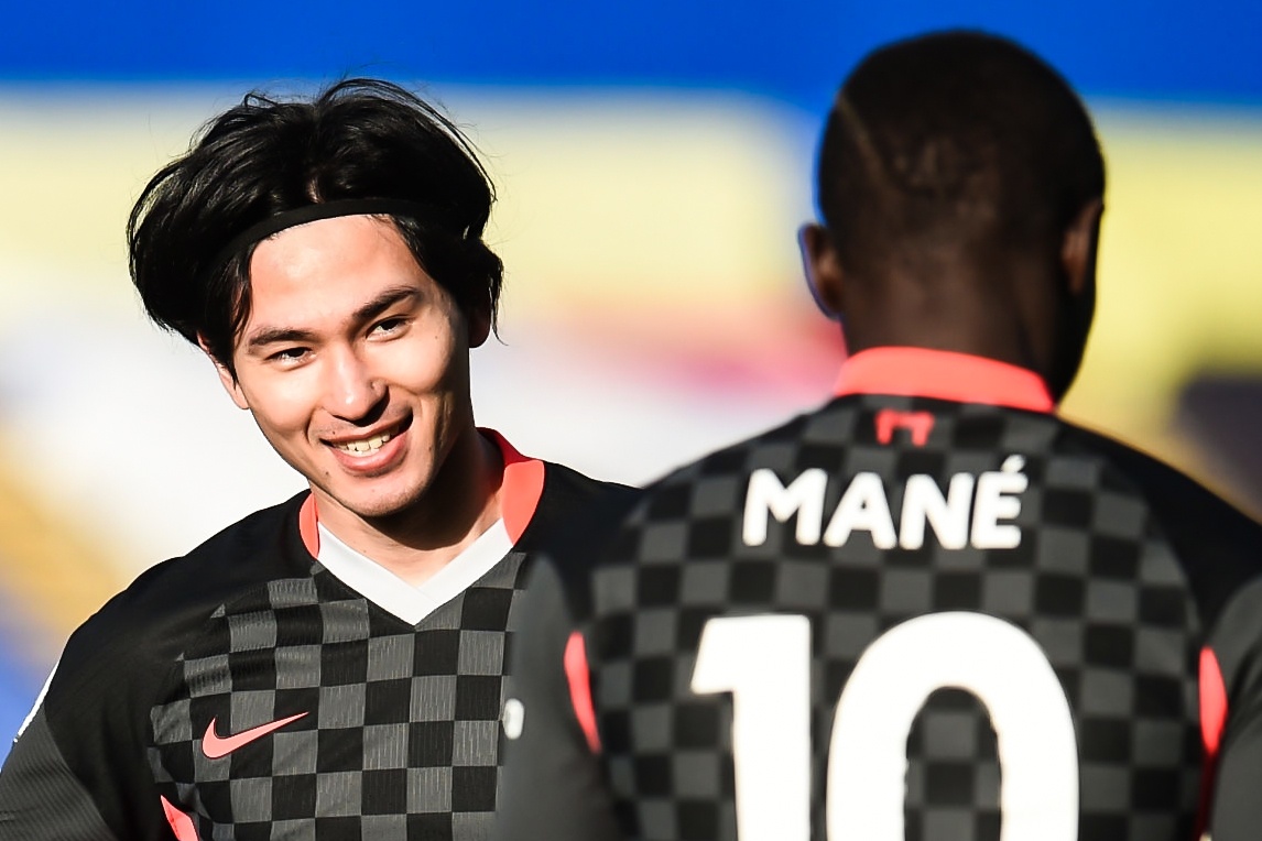 'Minamino khong the ngung cuoi' hinh anh