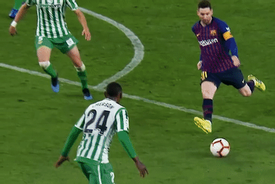 Cu lop bong tranh giai Puskas cua Messi duoc tai hien hinh anh