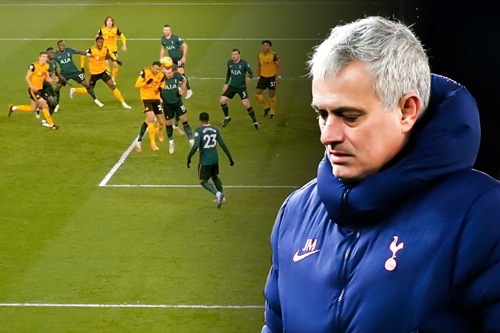 Phan ung cua Mourinho khi Tottenham bi cam hoa hinh anh