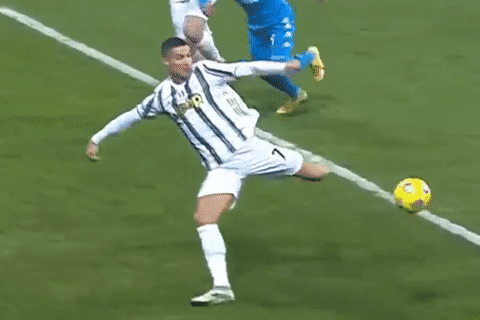Ronaldo ghi ban giup Juventus co danh hieu dau tien hinh anh