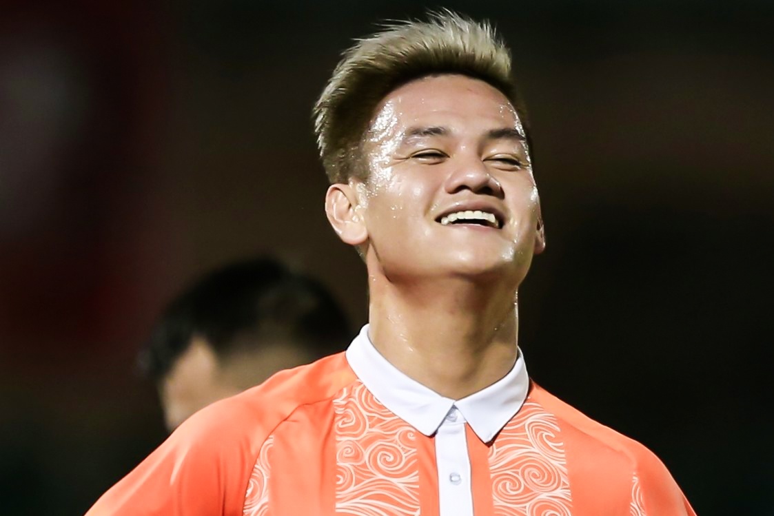 Tuyen thu Viet Nam toa sang truoc CLB Sai Gon hinh anh