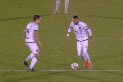 Pha phoi hop 6 giay di vao lich su bong da Bi hinh anh