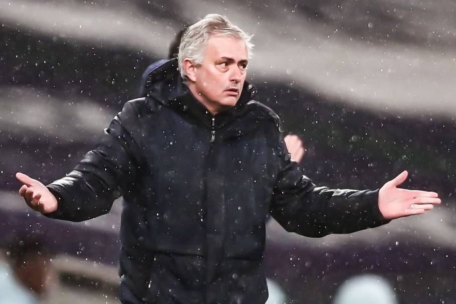 Mourinho: 'Khong the chap nhan qua phat den' hinh anh