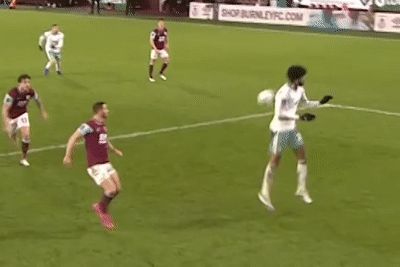 Tien ve cao 1,98 m toa sang voi pha chuyen bong bang lung o FA Cup hinh anh