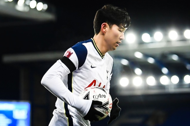 Son Heung-min cham ngoi cho 4 ban thang cua Tottenham hinh anh