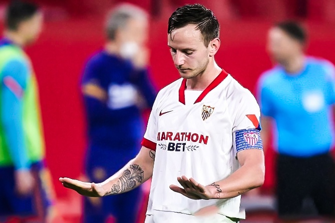 Rakitic sut tung luoi Barca hinh anh