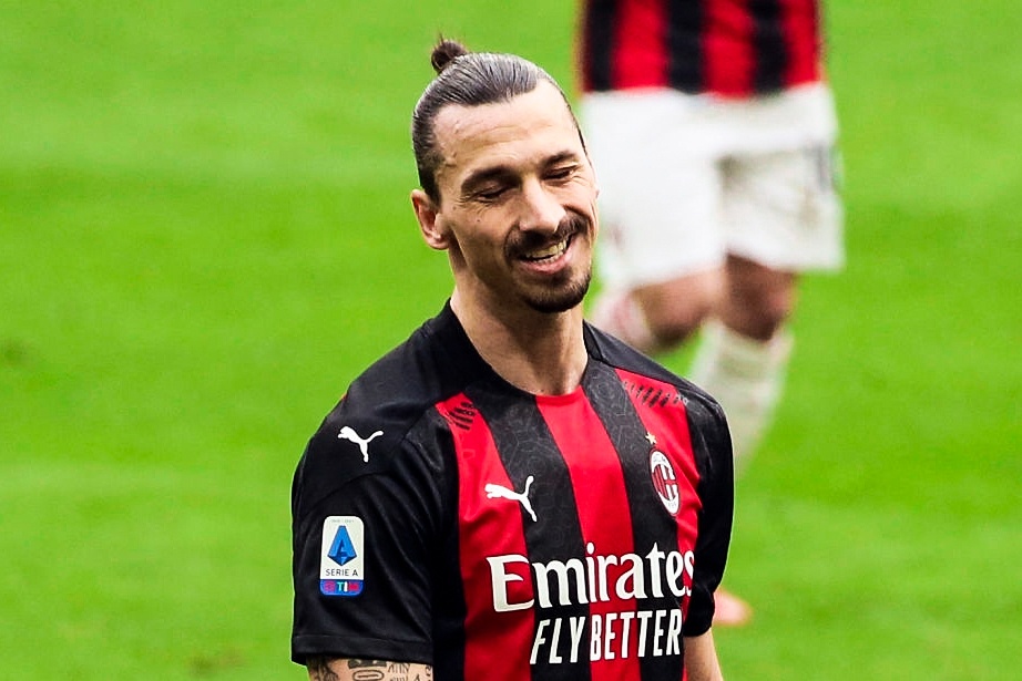 Handanovic hai lan hoa giai Ibrahimovic hinh anh