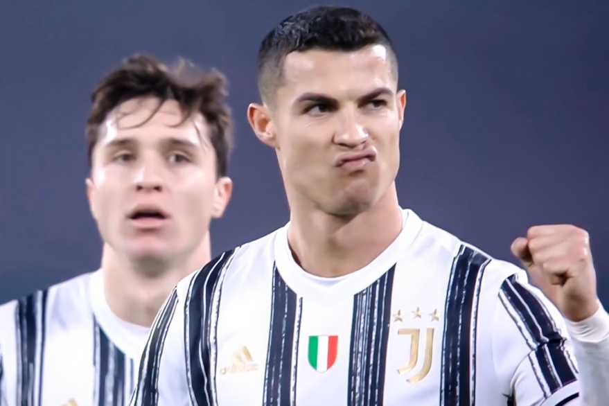 Ronaldo lap cu dup dua Juventus len vi tri thu ba hinh anh