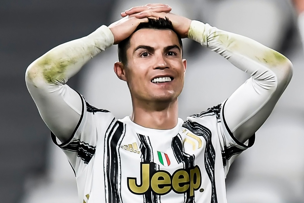 Ronaldo hai lan phung phi co hoi can thanh hinh anh