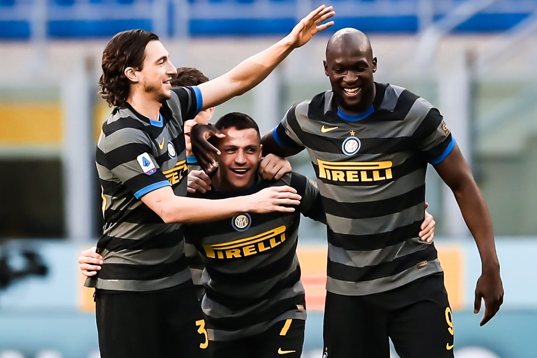 Ba cuu sao MU ghi ban giup Inter thang 3-0 hinh anh