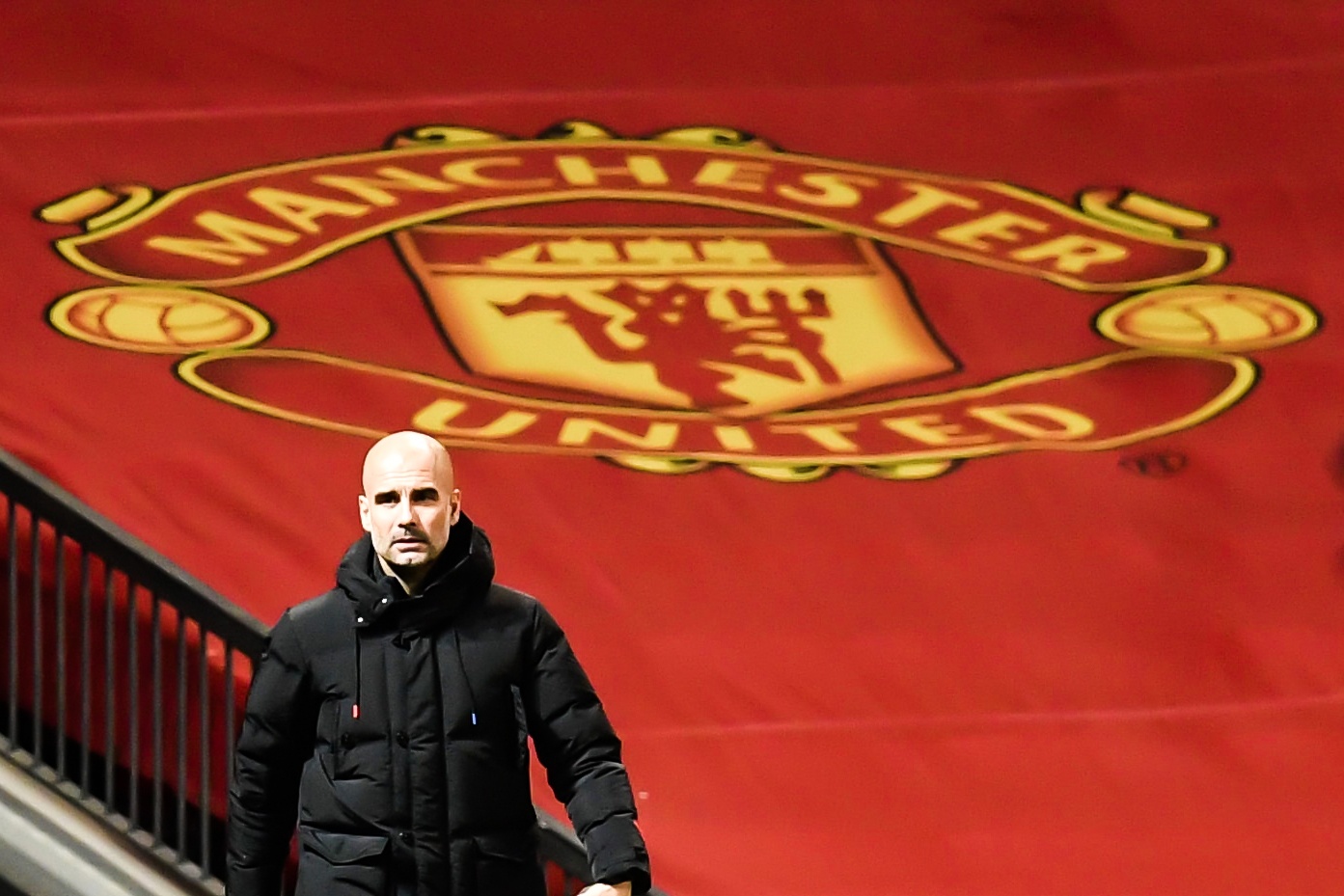 Guardiola: 'Toi chi quan tam den MU' hinh anh