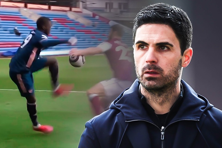 Arteta: 'Hay giai thich cho toi the nao la phat den' hinh anh