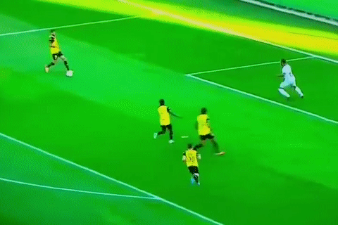 Tien dao can pha khi doi mat 4 cau thu doi phuong hinh anh