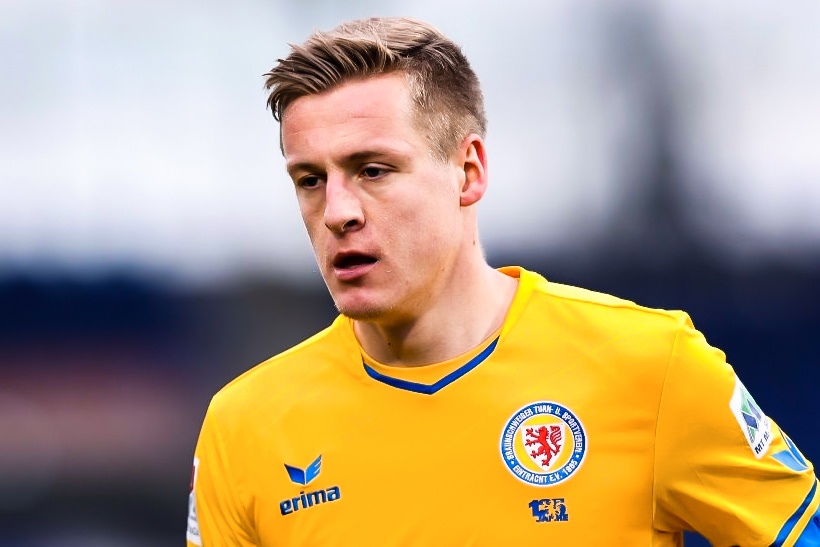 Em trai Kroos toa sang voi cu da phat o phut 90+1 hinh anh