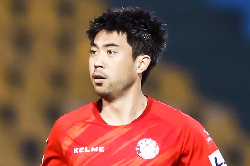 Lee Nguyen mat kien tao sau quyet dinh cua trong tai hinh anh