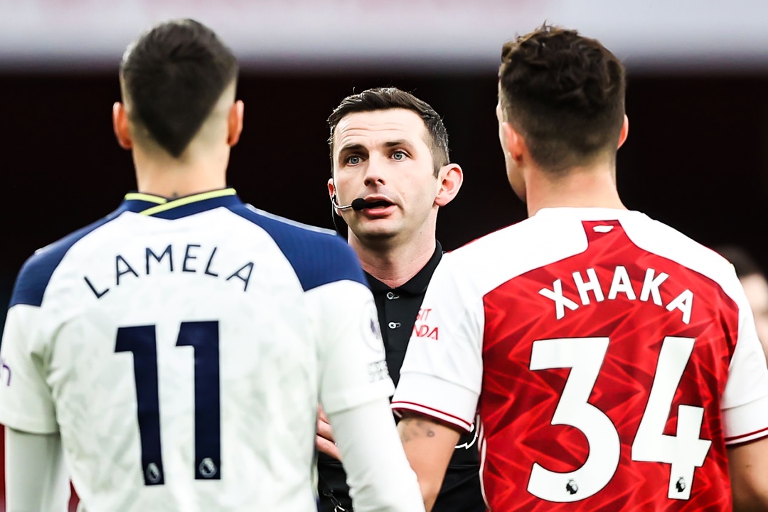 Mourinho: 'Trong tai da sai, VAR da sai' hinh anh