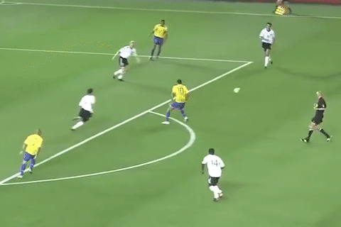 Tien Linh goi nho ban thang cua Ronaldo 'beo' hinh anh