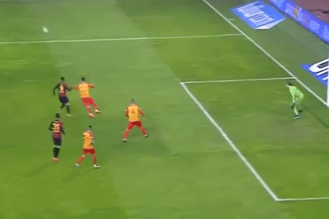 Radamel Falcao dap bong ghi ban hinh anh