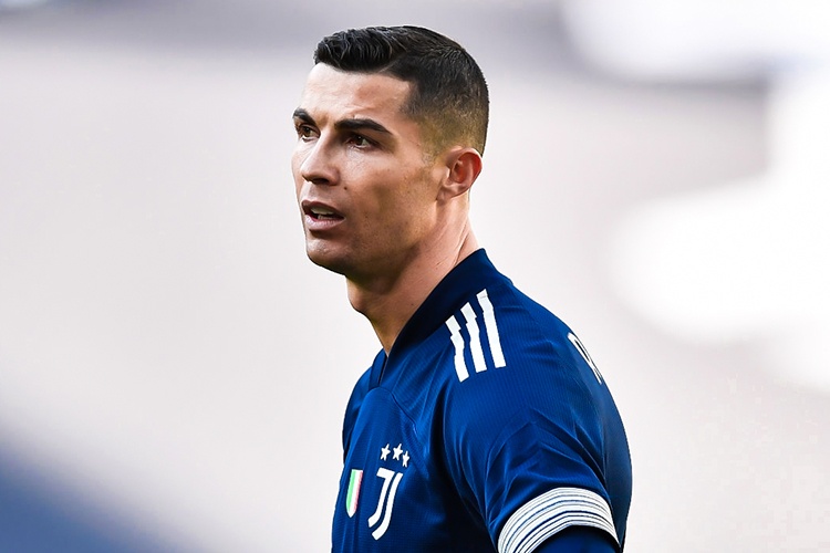 Highlights Juventus - Benevento: Ronaldo bat luc hinh anh