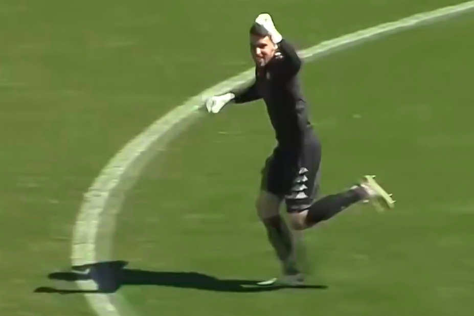 Thu mon len tan cong mo ra suat thang hang cho doi nha hinh anh