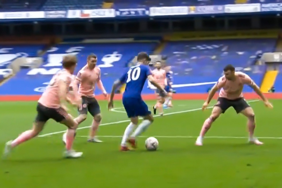 Pulisic ket hop 2 ky thuat trong pha di bong hinh anh