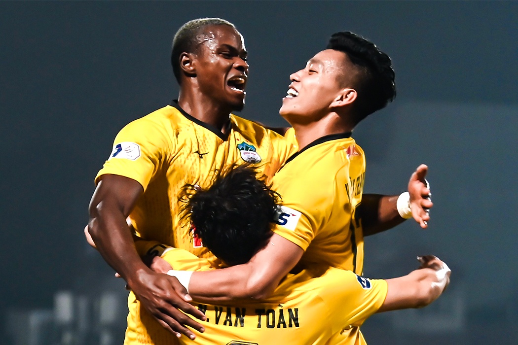 Highlights Viettel 0-3 HAGL: Cong Phuong dua doi khach len dau bang hinh anh