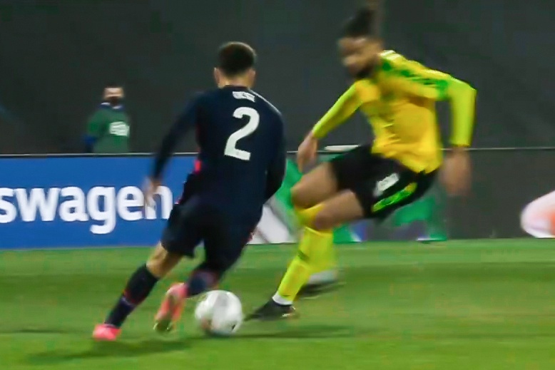 Sao tre Barca sut xa ghi ban cho tuyen My hinh anh